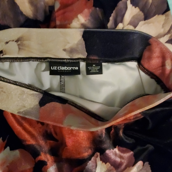 Skirt - Picture 2 of 2